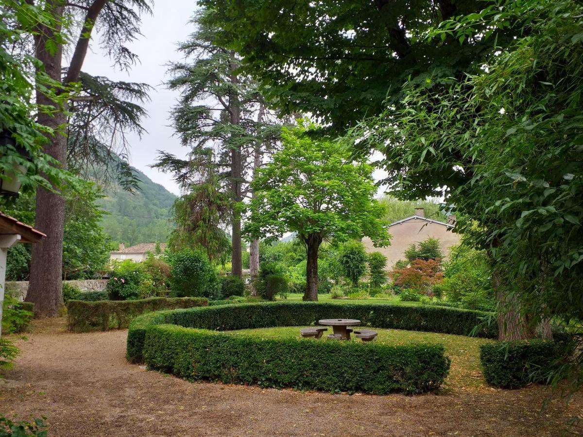 Le Jardin Secret Bed and Breakfast Saint-Antonin Eksteriør billede